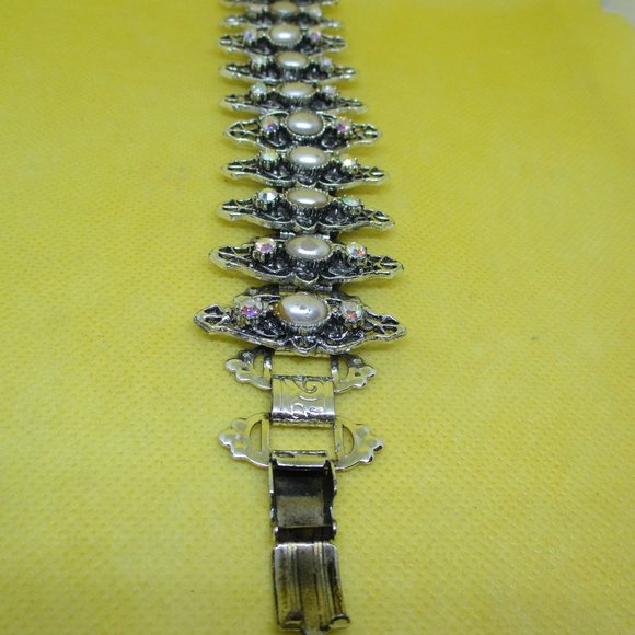 VICTORIAN REVIVAL RHINESTONE Bracelet A B Rhinestone Faux Pearl Filigree Silver - Picture 12 of 16